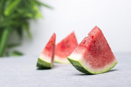 梦见有人送吃的瓜,揭秘瓜果佳肴的神秘寓意