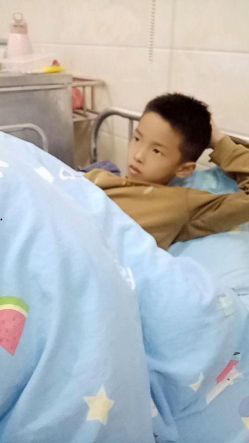 孩子吃瓜住院哭闹视频