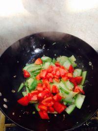 梦见吃鸡蛋炒角瓜