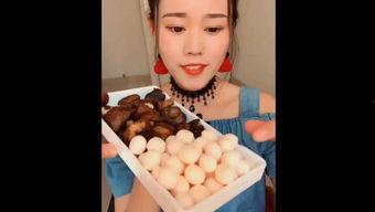 可爱小孩吃瓜视频,童真趣味满满