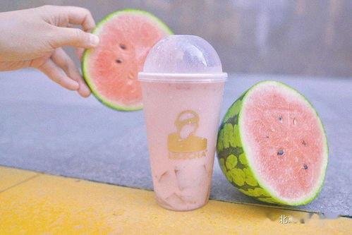 带你吃大瓜冰棍,带你品尝“带你吃大瓜”冰棍的清凉之旅  第3张