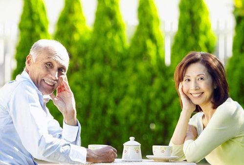 吃瓜的老人图文  第2张